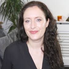 Niki Sutton's Instagram, Twitter & Facebook