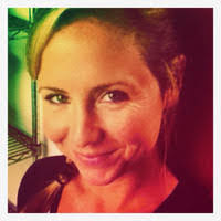 Keri Goldman's Instagram, Twitter & Facebook