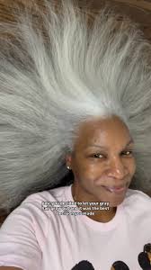 Which look would you wear for NYE? 🖤 If you want to look & feel your best  for New Year's Eve, then look no further than @shoptaylorjay 😍👏🏽 When in  doubt, I