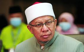 Untuk pasangan yang beragama islam, anda boleh memohon kebenaran berkahwin secara online di laman web sistem pengurusan perkahwinan islam malaysia (sspim) oleh jakim. Jemputan Majlis Nikah Di Wp Terhad Kepada 30 Tetamu Free Malaysia Today Fmt