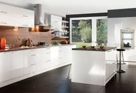 Hemos reunido 30 propuestas llenas de buenas ideas con las que inspirarte para planificar la tuya 1001 Ideas Sobre Decoracion De Cocinas Blancas Decoracion De Cocina Cocinas Blancas Cocinas Blancas Rusticas