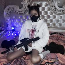 See a recent post on tumblr from @jumpx about gun aesthetic. Pin On Killmekillri