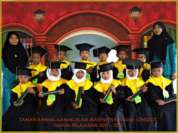 Tentu foto seperti itu sangat khas dengan nuansa wisuda kelulusan. 87 Gambar Anak Tk Wisuda Paling Keren Gambar Pixabay