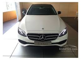 Lihat daftar harga mobil mercedes benz terbaru, promo februari 2021, baca review redaksi, dealer. Jual Mobil Mercedes Benz E300 2017 Avantgarde 2 0 Di Dki Jakarta Automatic Sedan Putih Rp 1 379 000 000 3391751 Mobil123 Com