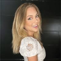 Lori Hanlon's Instagram, Twitter & Facebook