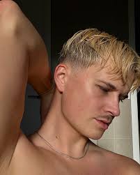 JAKE A ROBERTSON (@jakearobertson) • Instagram photos and videos