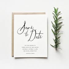 Onze Eenvoud Bruiloft Uitnodiging Suite Is Allesbehalve Opzichtig Kraft Witte En B Save The Date Wording Save The Date Invitations Calligraphy Save The Dates