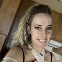 20+ "Emma Côté" profiles