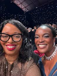 Aku yang dulu bukan lah yang sekarang🎶 Pakai baju yang sama tapi sekarang  aku sudah bisa duduk, dulu aku cuma bisa goler-goler dan bobo ajaaa😁  MasyaAllah.