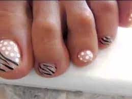 La tendencia mas guay del momento, no importa si llevas uñas cortas o largas, da igual, si solo buscas diseños de uñas sencillos. Decoracion De Unas De Los Pies Para 2021 Esbelleza Com