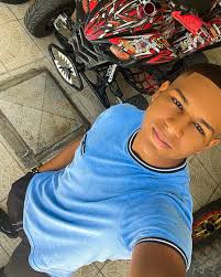 Braynel Jose Mesa Encarnacion 🗣 Nicknames: Tegua, Mesa, Cuper ✏Career:  Finanzas 🏫College: Apec Phrases: “AY MI MADRE JAJAJAJAJ”, “EEEEOOOO”, “lo  chaaavaaaaleeeee”, “Veelo ahí”, “Errr hueso” Will be remembered for: •  Llegar a