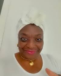 It's Worth It “…having been filled with the fruit of righteousness which  comes through Jesus Christ, to the glory and praise of God.” Philippians  1:11 ➖To come up with sweet juices fruits