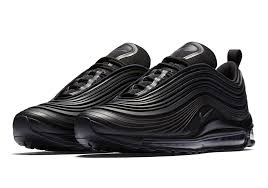 Black Nike Shoes