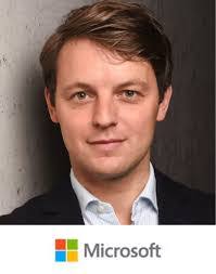 Alex Grubb's Instagram, Twitter & Facebook