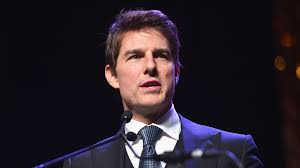 Wen datet tom cruise in 2021? Tom Cruise Tobt Motorradbrand Verzogert Filmdreharbeiten Promiflash De