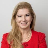 Elizabeth Lovell's Instagram, Twitter & Facebook