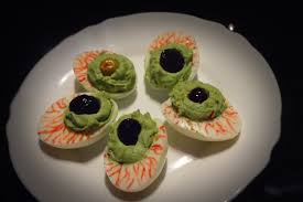 Mais après tout, c'est surtout une occasion de changer l'ordinaire, de faire la fête et de halloween, c'est aussi l'occasion de découvrir pâtissons et autres courges qui font de nouveau recette. 20 Suggestions De Recettes Pour Ton Party D Halloween Cuisine Libre Et Recettes L Anarchie Culinaire Selon Bob Le Chef