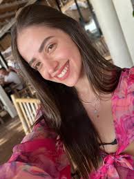 זה לא טרנד אם בת דודה שלי לא כלולה בו. תכירו את ליזה 🤍 בת דודתי המקסימה,  בת 25 מראשון 1.61 וקצת(?) סטודנטית למערכות מידע אבל היא גם משלבת משרה מלאה  בתור