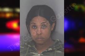 Rhea White's Instagram, Twitter & Facebook