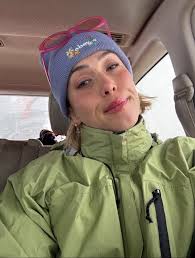 Hi! My name is Elizabeth, and I'm an artist based in Seattle 🎨🌿 I fi...