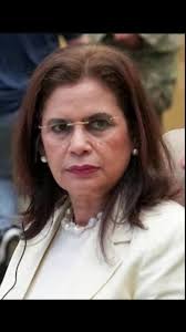 no sé si es percepción mía o alguien más lo ha sentido Pero cuando veo a  rixi se siente como una maldad como de las brujas que aparecen el las  películas 🤣🤣🤣