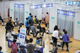 네이버 카카오로 잔여백신 신청 27일 오후 1시부터 가능pic.twitter.com/rkhxgwde6b. 1qk 8vsj9vlpqm