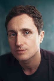 Jonathan Everett's Instagram, Twitter & Facebook