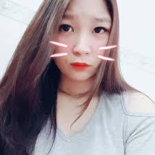 Luisa Simmons's Instagram, Twitter & Facebook