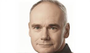 DFS Furniture annuncia le dimissioni di John Fallon come Direttore  Finanziario