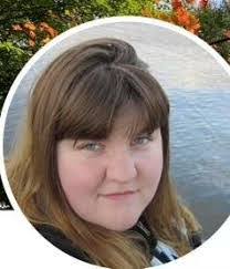 Courtney Oswald's Instagram, Twitter & Facebook