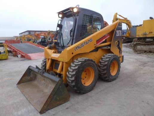 Mustang 2076 Skid Steer Loader