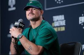 Diego Lopes vibra por luta de trocação no UFC Casa Branca: "No caos é onde sou o melhor"