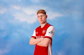 Arsenal disebut sudah menggelar pembicaraan dengan pihak sang gelandang sejak maret lalu. Emile Smith Rowe Close To Signing New Arsenal Contract As Gunners Bid To Ward Off Interest From Aston Villa Evening Standard