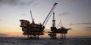 Harga minyak jenis brent saat ini turun ke 59,44 dollar amerika serikat per barel, padahal 29 oktober lalu harga minyak brent ini masih bertengger di 77,34 dollar amerika. Harga Minyak Mentah Dunia Turun