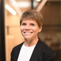 Kim Lipscomb's Instagram, Twitter & Facebook