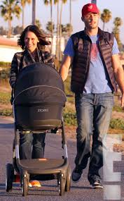 Jenniferlovehewitt Out In Los Angeles 01 2014 Afterbaby Jennifer Love Jennifer Love Hewitt Husband Jennifer Love Hewitt Family