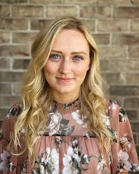 We are excited to be introducing Emily Hoagland, co-president of the Women  in Finance Club! Emily's finance emphasis is management consulting. This  summer Emily interned as a liquidity risk analyst at Goldman