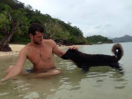 Atunci am realizat că toți banii din lume și am destul de mulți nu pot înlocui emoția pe care o ai atunci când cineva te iubește necondiționat. Fondatorul Untold Clipe Tragice Cu Toti Banii Din Lume Nu Mai Pot Face Nimic Pentru Mine Dcnews