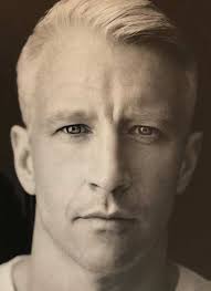 Search, discover and share your favorite anderson cooper gifs. Anderson Cooper Haircut Ivy League Men S Hairstyle Swag