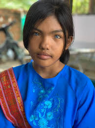 The Girl with Blue Eyes (2020)