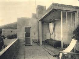Sleeping Porch Villa Noailles Is An Early Modernist House Built By Architect Robert Mallet Stevens For Art Patrons Ch Architecture French Architecture Hyeres