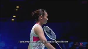 戴資穎，出生於高雄，台灣女子羽球運動員，為台灣首位在羽球女子單打項目世界排名第一的運動員。 自幼受到父親熱愛羽球的影響， 7 歲持拍、 12 歲便成為羽球甲組球員， 2009 年時值 15 歲即開始參與國際賽事。 ç¾½çƒ ç¨±é€€ä¼'å‰æœ€å¾Œå¤§è³½æˆ´è³‡ç©Žå°ˆè¨ªè«‡å‚™æˆ°å¥§é‹ æ°'è¦–æ–°èžç¶²