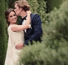 C'est là qu'elle rencontre celui qui va devenir l'homme de sa vie passionnée de mode, erika choperena ouvre un blog où elle se prend en photo. Qcqa8x0swa58hm