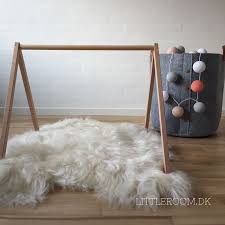 Littleroom Aktivitetsstativ I Trae Til Baby 499 Kr Kob Online Diy Baby Bejdse Dabsgaver