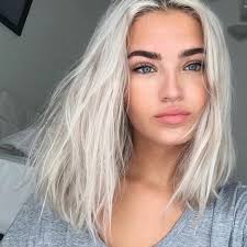 À l'état naturel, cette caractéristique se rencontre en grande majorité chez les populations européennes ou d'ascendance européenne. Coloration 30 Inspirations Pour Passer Au Blond Platine