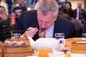 Get a breakdown of the dialogue and translations instantly with the yuriy: The Mayor Of New York Went To A Chinese Restaurant To Eat Dim Sum Struggled With Chopsticks For 45 Minutes And Once Directly Grasped It Daydaynews