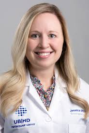 Jessica Strauss's Instagram, Twitter & Facebook