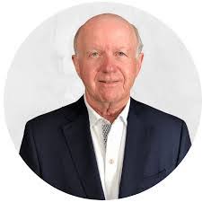 Amanda Tapley's Instagram, Twitter & Facebook