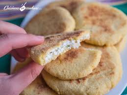Harcha Salee Farcie Au Boursin Ail Et Fines Herbes Cuisinons En Couleurs Recette Alimentation Cuisine Et Boissons Recette Plat Facile