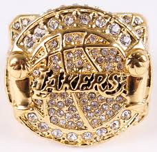 2020 lakers championship ring 2020 official version detachable ring replica lebron la champions ring with wooden box. Los Angeles Lakers 2010 Championship Replica Ring Size 10 Property Room